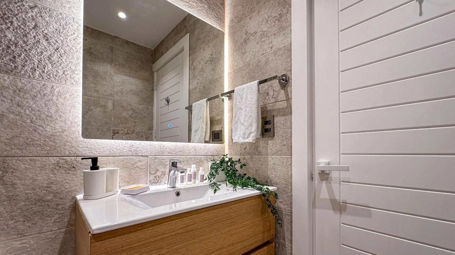 Fantastic New Penthouse W Rooftop Picuzzi Punta Cana 0*,  Dominicaanse Republiek